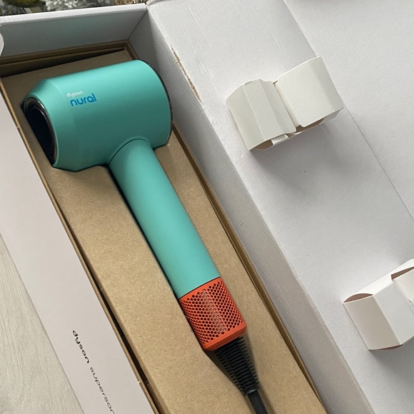 Dyson supersonic Nural Hair Dryer in Teal - Picture 4 of 5